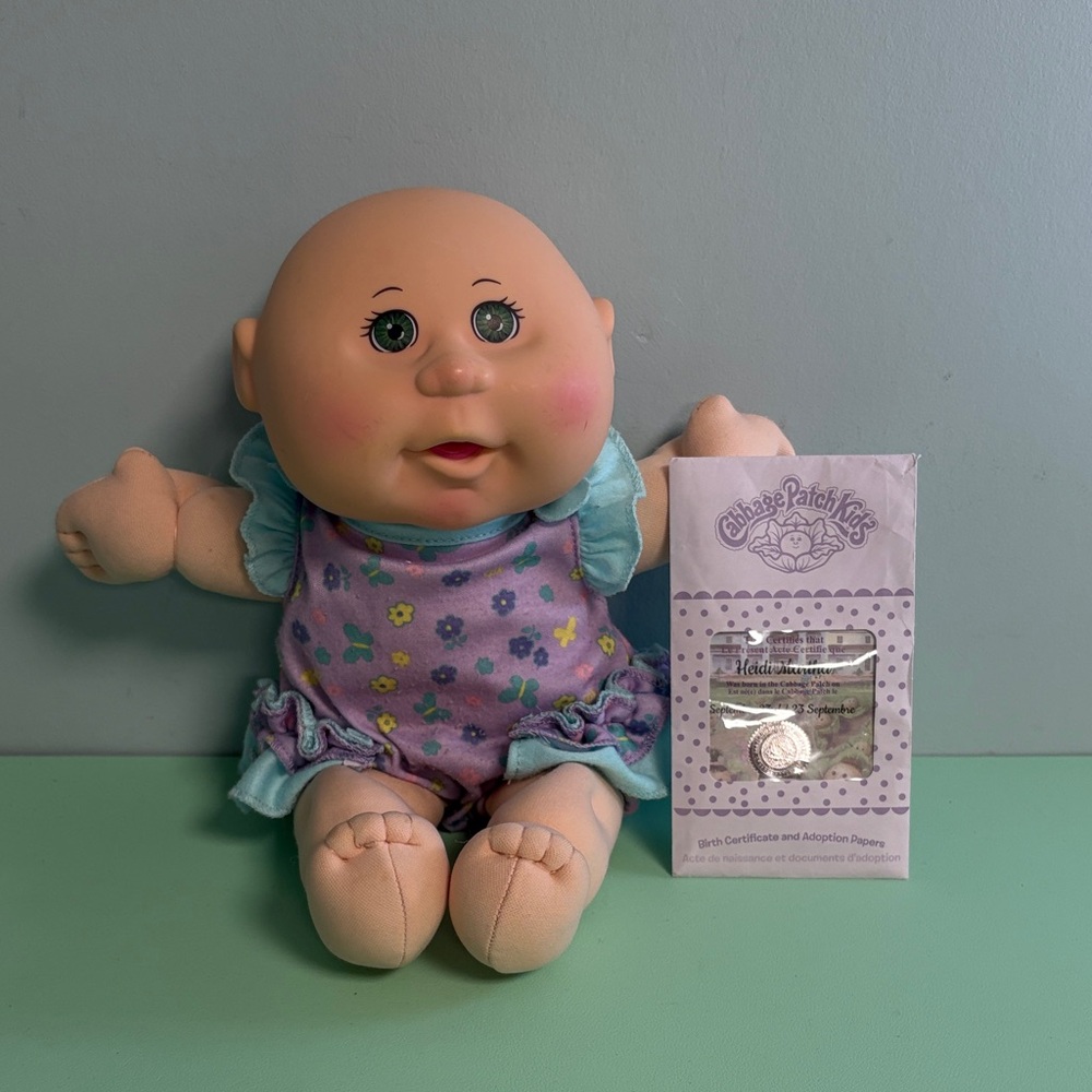 2017 Cabbage Patch Kids Doll Heidi Martha, Kids Doll with Green Eyes